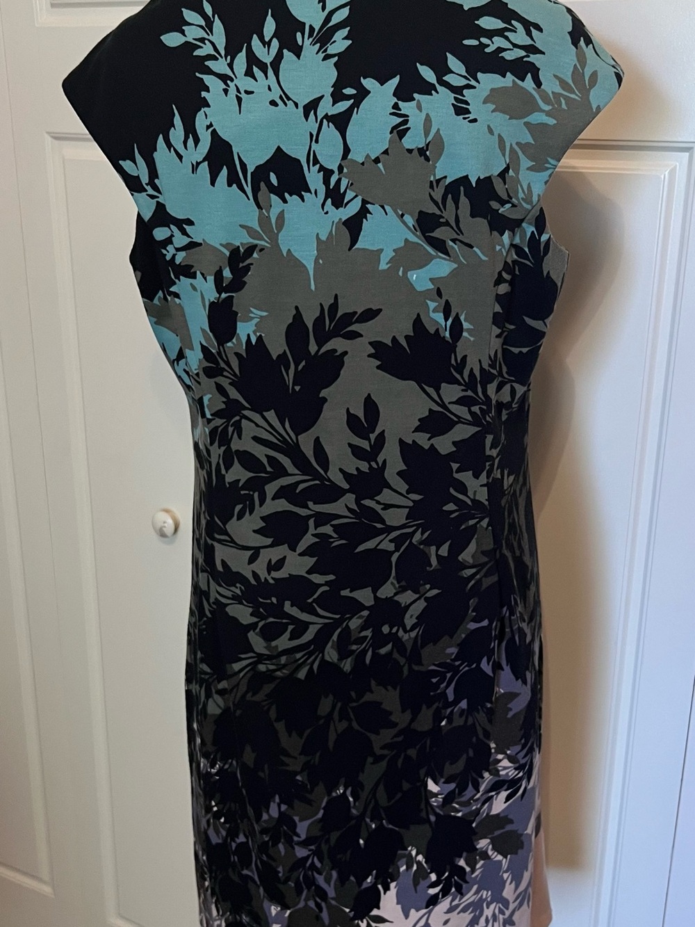 Cap Sleeve Floral Knit Shift Dress with Teal and Peach Accents Sz 12 - Picture 2 of 6